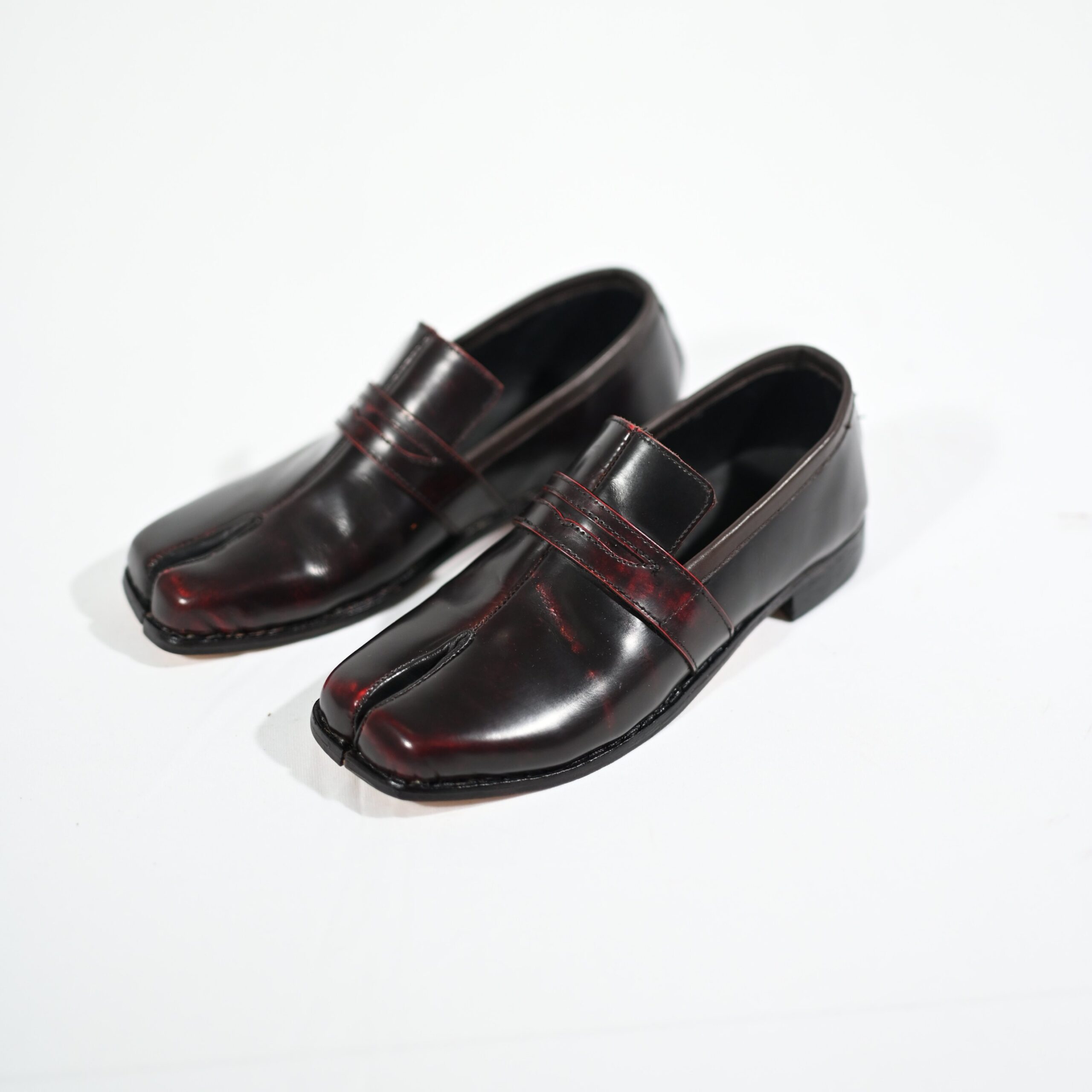 Premium Leather Tabi Loafers for Men | Split-Toe Formal Shoes